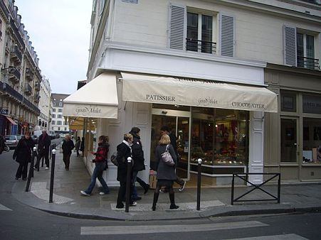P2360560