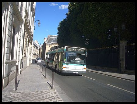 P2560763