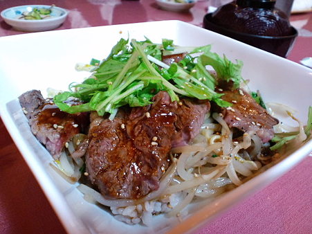 九十九のステーキ丼