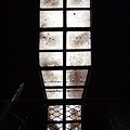 高架下のステンドグラス