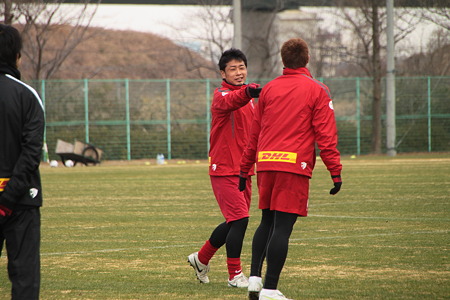 堤のハンドを激しく指摘する暢久