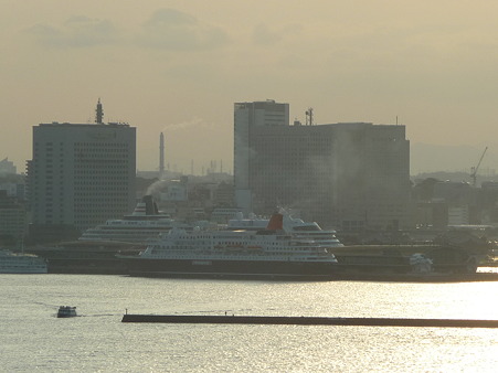 100322-スカイウォーク・飛鳥II出港 (6)
