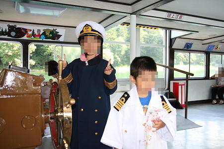 船内でコスプレ