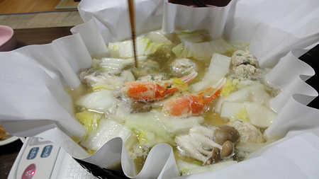 鍋 生姜入り手作りツクネとカニのツメ